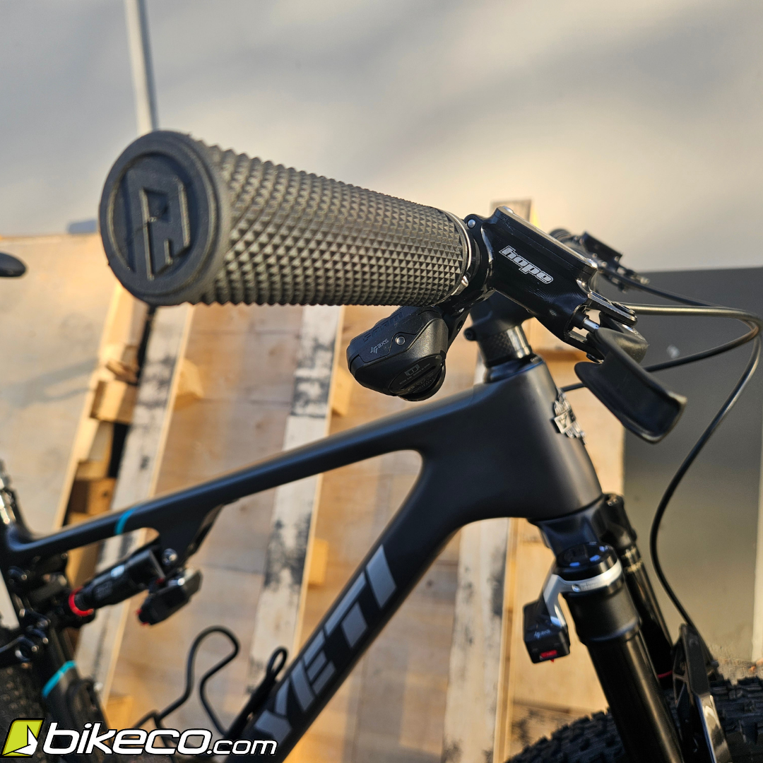 2025 Custom Yeti ASR T5 Ultimate XX SL TRANSMISSON Built by the Pro's The Bike Company